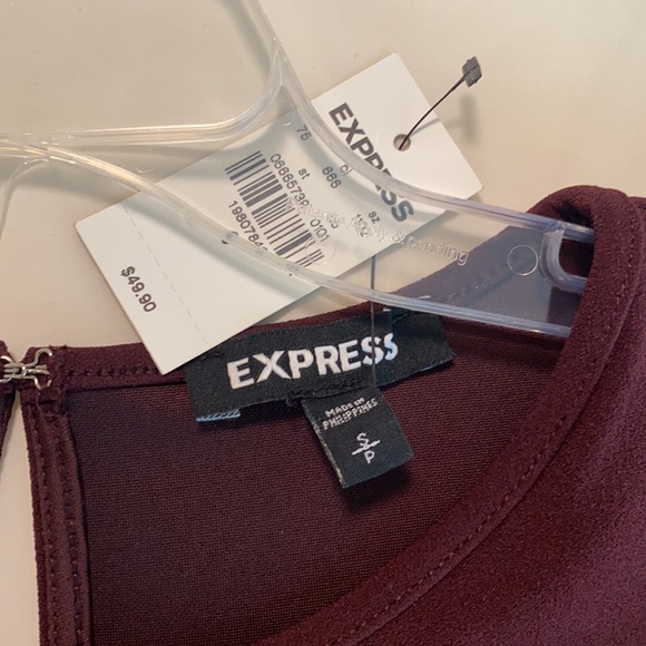 Flattering Blouse - Picture 3 of 3